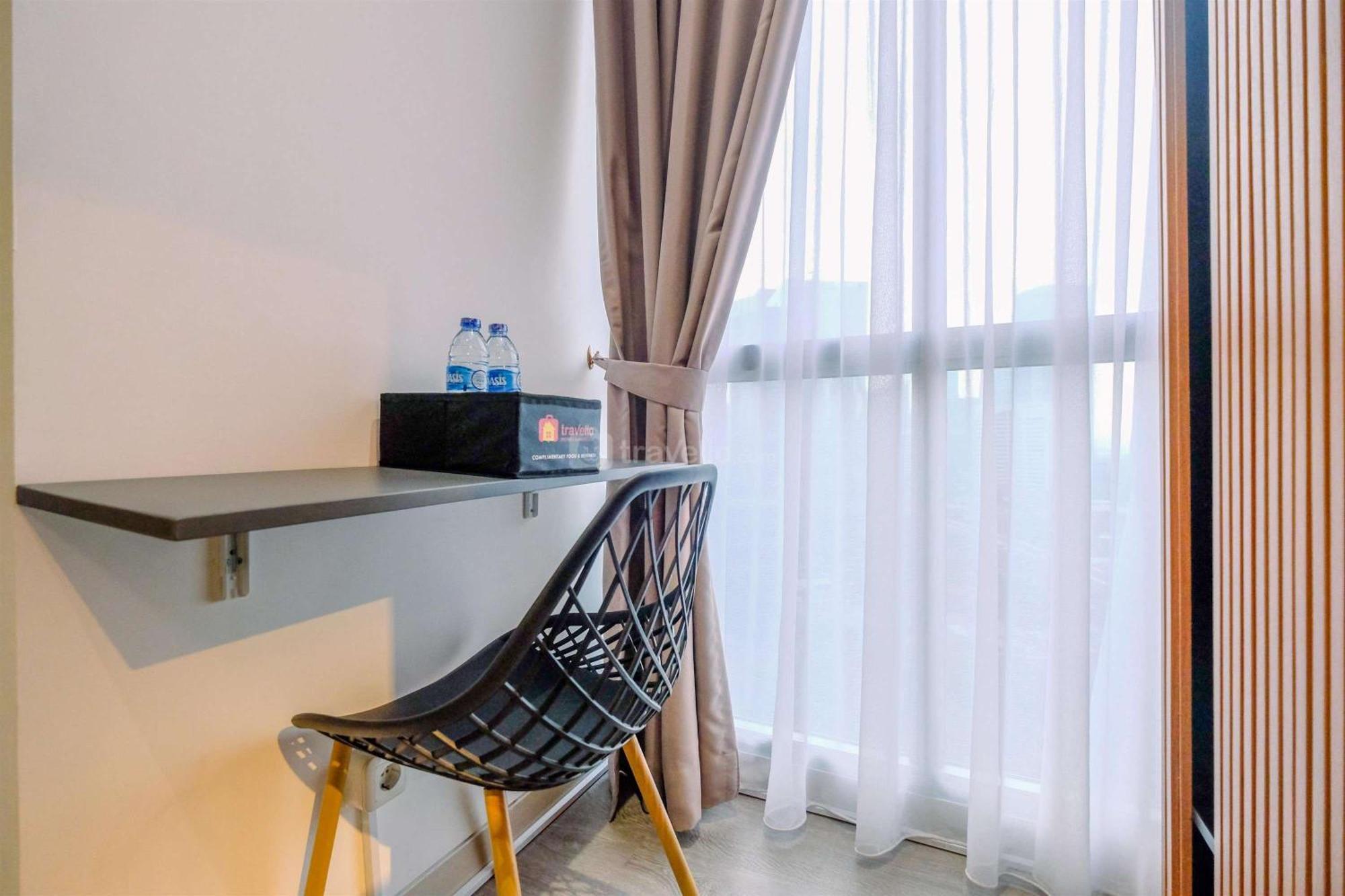 Minimalist And Comfy Ciputra World 2 By Travelio * Jakarta
